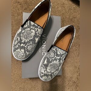 Ladies Vionic Slide On Shoes - 8.5